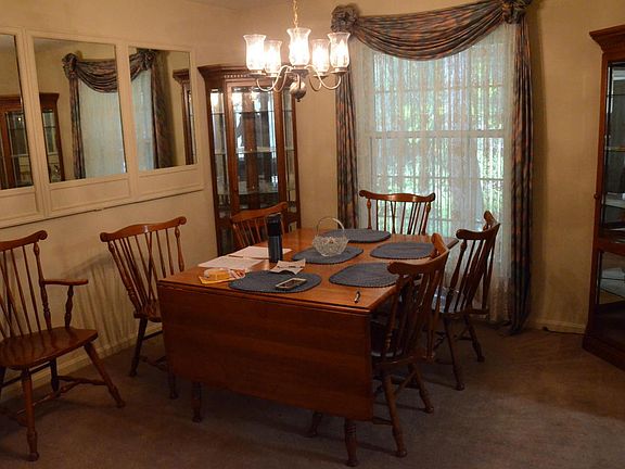 4th image of 9923 Silverwood Ln