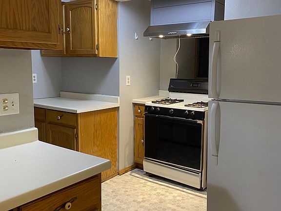 2nd image of 376 W Sanborn St #3