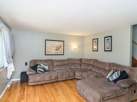 4th image of 4622 W 192nd St