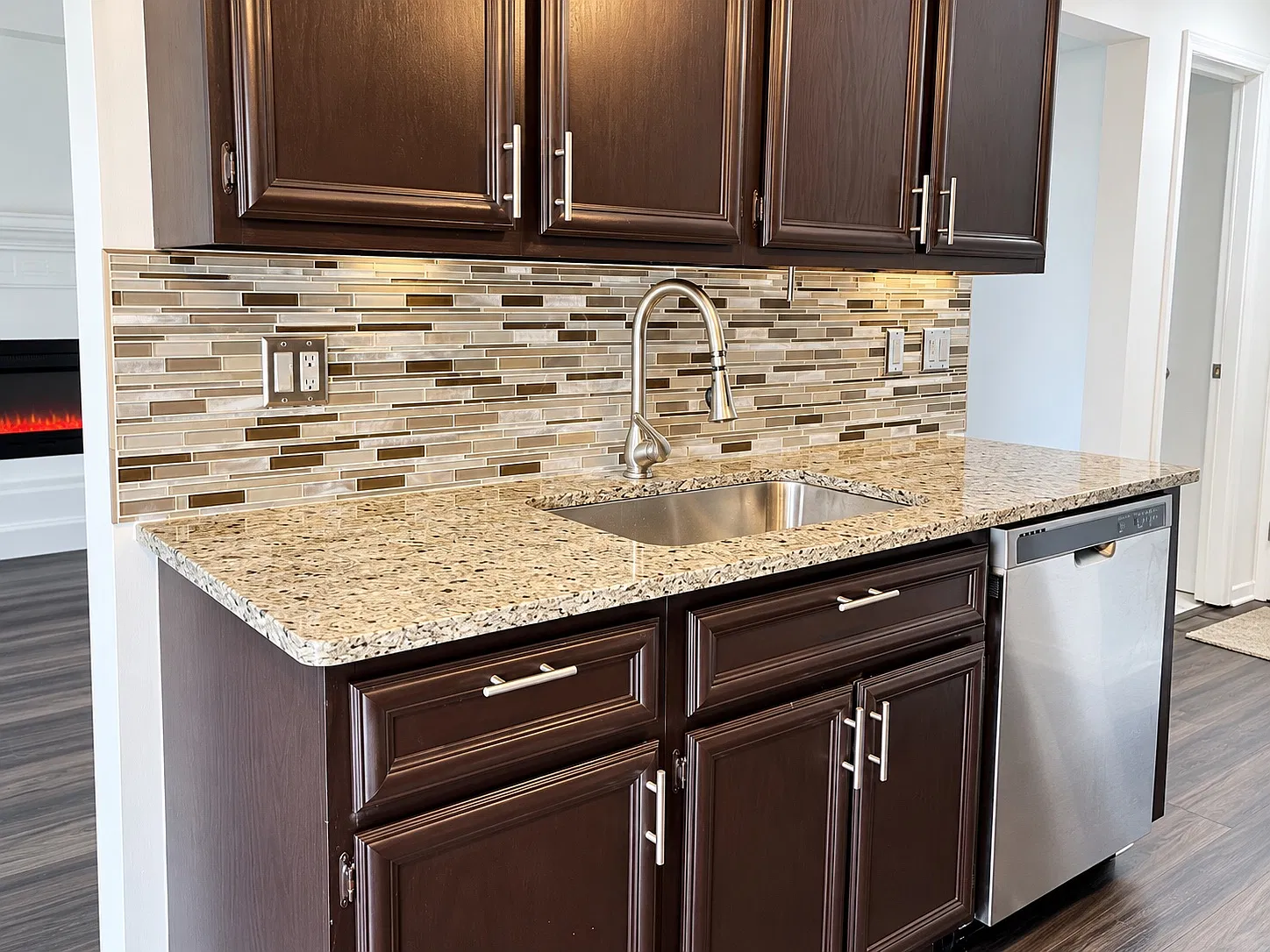 2 bed, 910 sqft, $1,695 — Photo 4