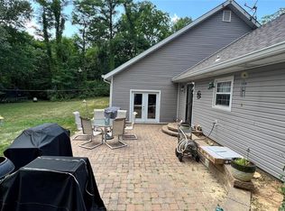 5287 Forest Lake Dr, Villa Ridge, MO 63089