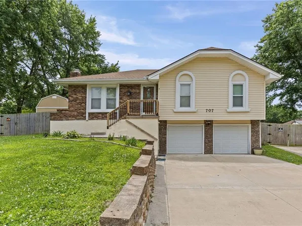 707 NE 115th Ter, Kansas City, MO 64155
