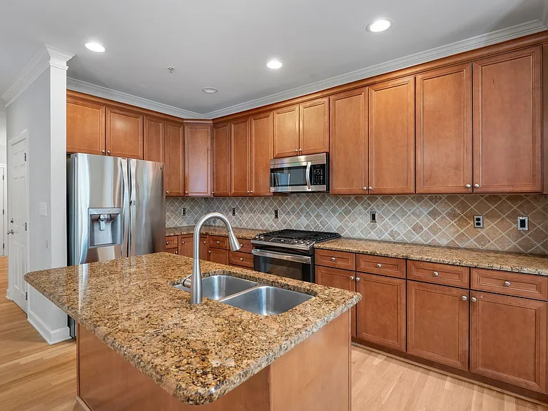 207 Towne Ridge Ln — Photo 10