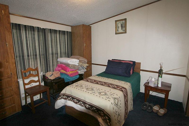 4th image of 143 MANORKILL Road
