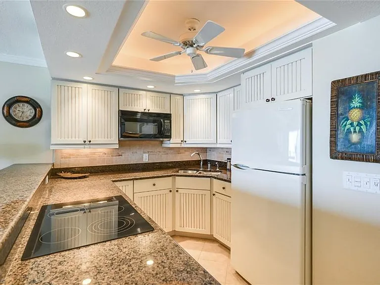 25850 Hickory Blvd #301 — Photo 6