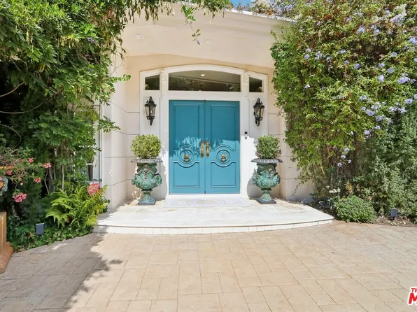 15531 Hamner Dr, Los Angeles, CA 90077