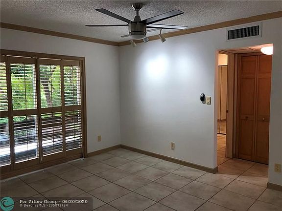 3rd image of 5268 NE 6th Ave #28-C