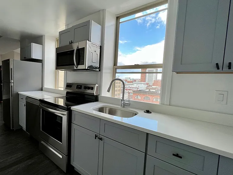 306 W Franklin — Photo 28