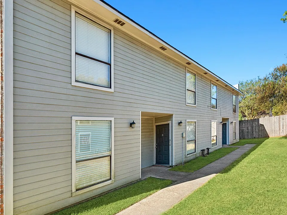 1951 Southpointe Dr #3