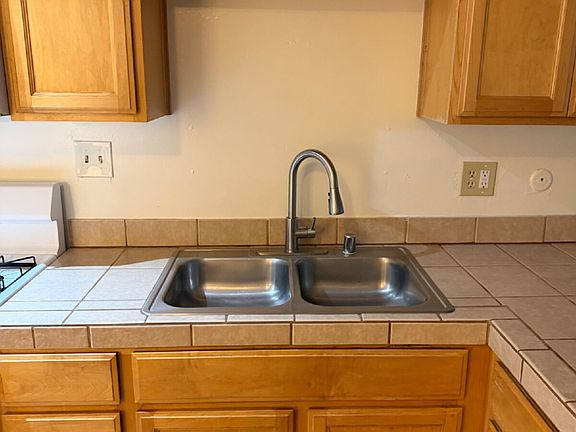 3rd image of 1100 Evelyn Ln APT B