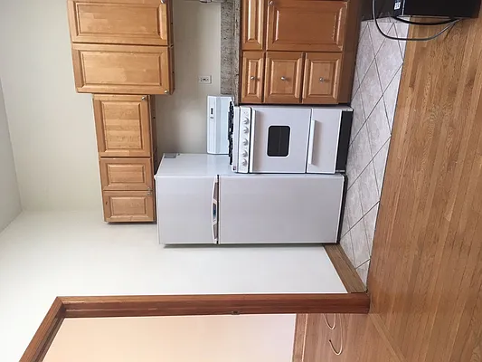 Rented by NY Space Finders Inc. | media 18