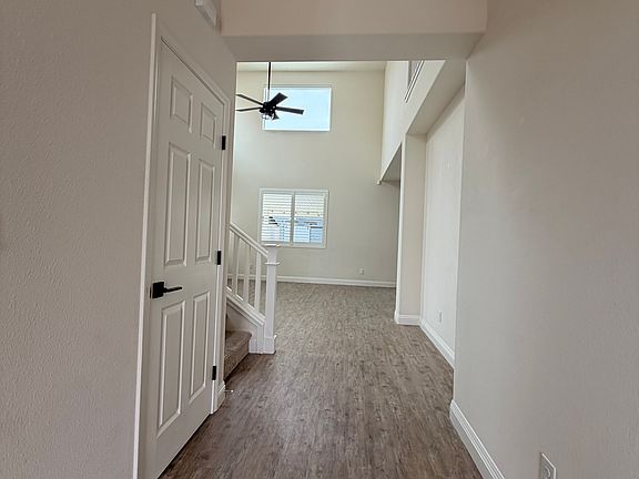3rd image of 327 Las Flores Dr