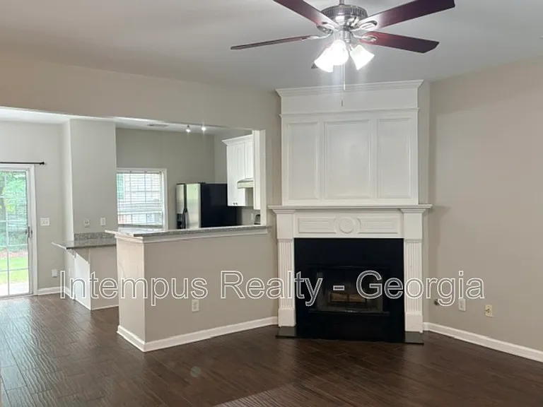 904 Prestwyck Ct — Photo 3