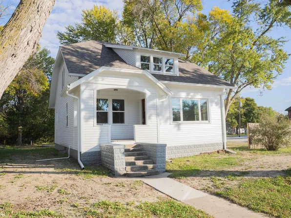 1404 Washington St, Hamburg, IA 51640