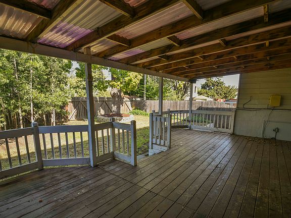 3rd image of 1619 Marin St
