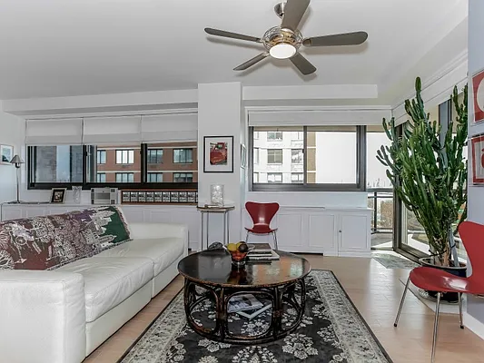 Sold by Sotheby's International Realty | media 14