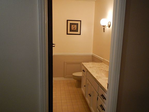 2nd bathroom