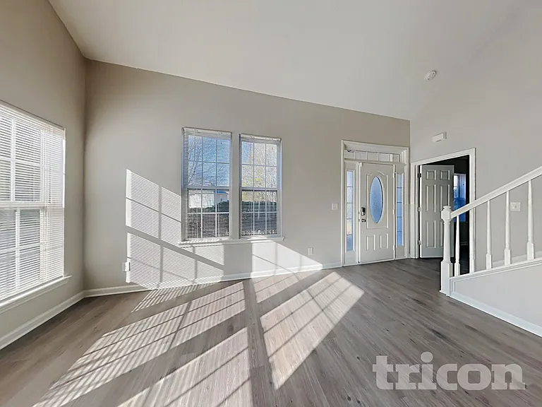 8206 Braids Bend Ct — Photo 3