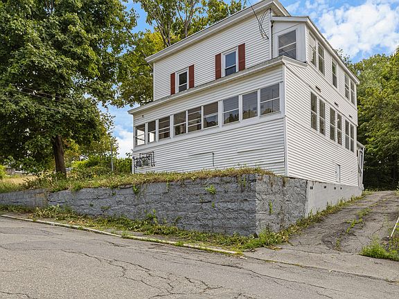 3rd image of 9 Martel St