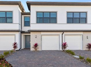 27899 Radiant Ct, Bonita Springs, FL 34135