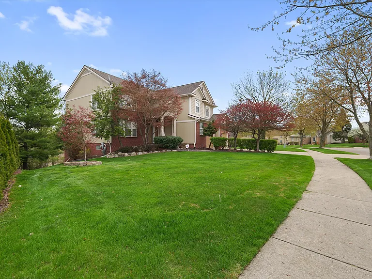 31216 Kingswood Blvd — Photo 4