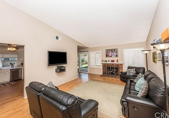 2nd image of 3018 N Cottonwood St