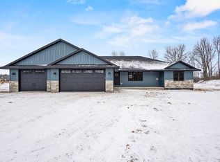 3382 Largo Ridge Ct, Green Bay, WI 54311