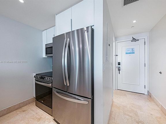 4th image of 4401 Collins Ave #3312
