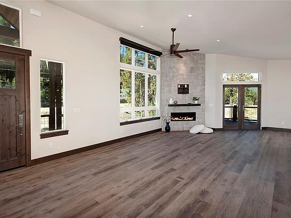5th image of 451 High Point Dr