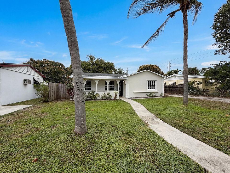 1st image of 417 NW 2nd Street