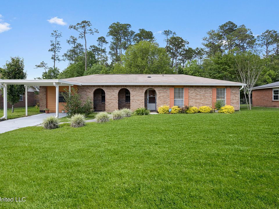 1st image of 612 Cypress Dr