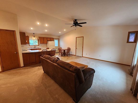 3rd image of 1220 Pasque Cir