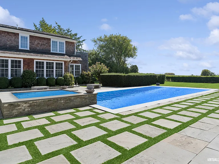 Mecox Bay Ln — Photo 36