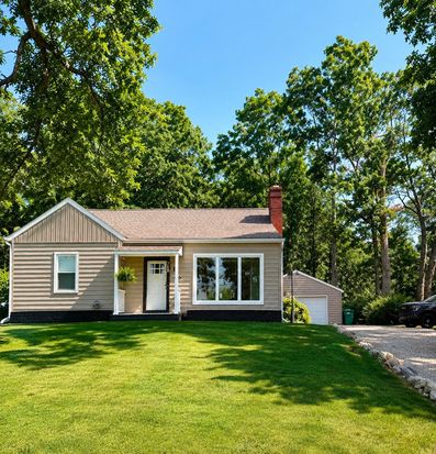 1516 Romence Rd, Portage, MI 49024