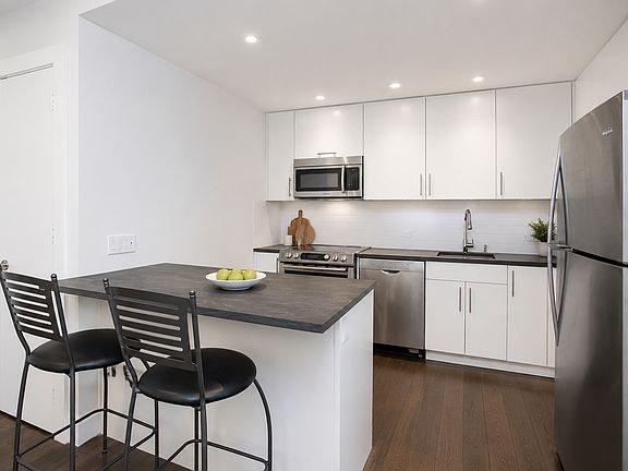 2nd image of 308 E 109th St APT 3C