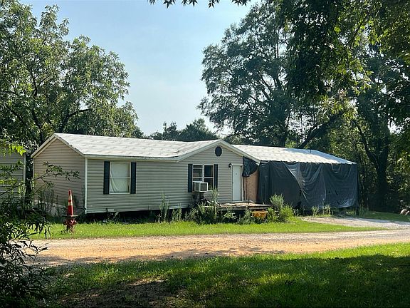 3rd image of 1000 Brown Oak Dr