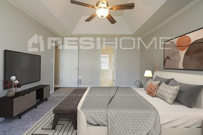 6285 Hampstead Ln — Photo 7