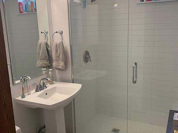 4th image of 1909 W Potomac Ave #1