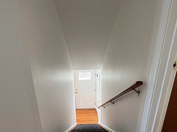 4th image of 303 Troy Schenectady Rd Unit 1