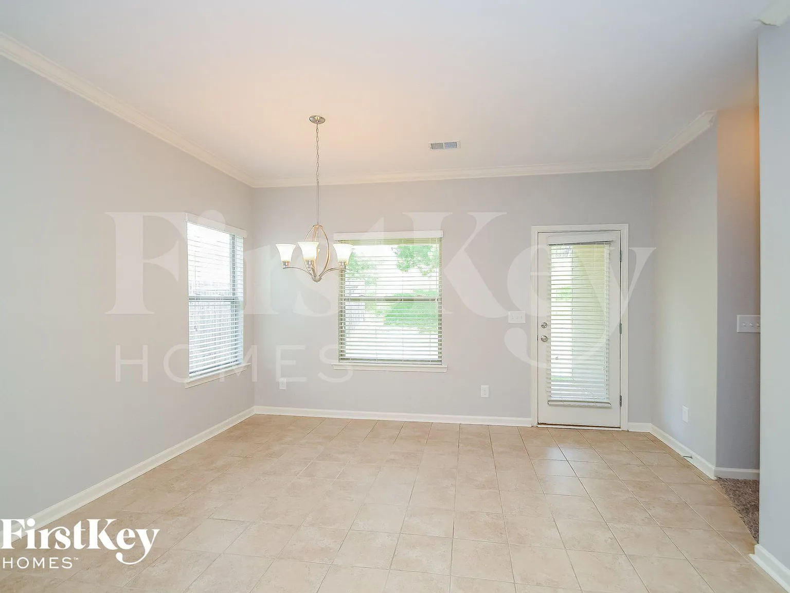 4 bed, 3.0 bath, 2381 sqft, $2,420 — Photo 4