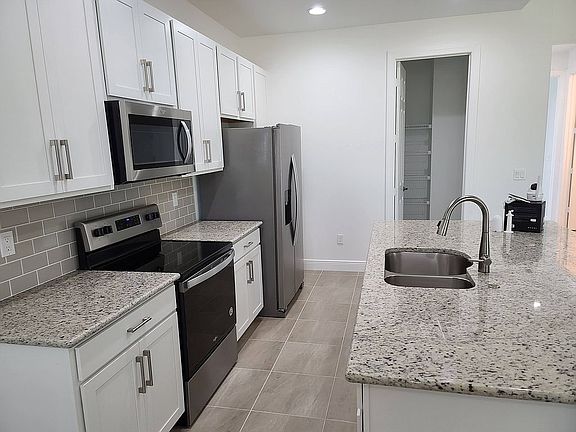 5th image of 2341 SE Gowin Dr