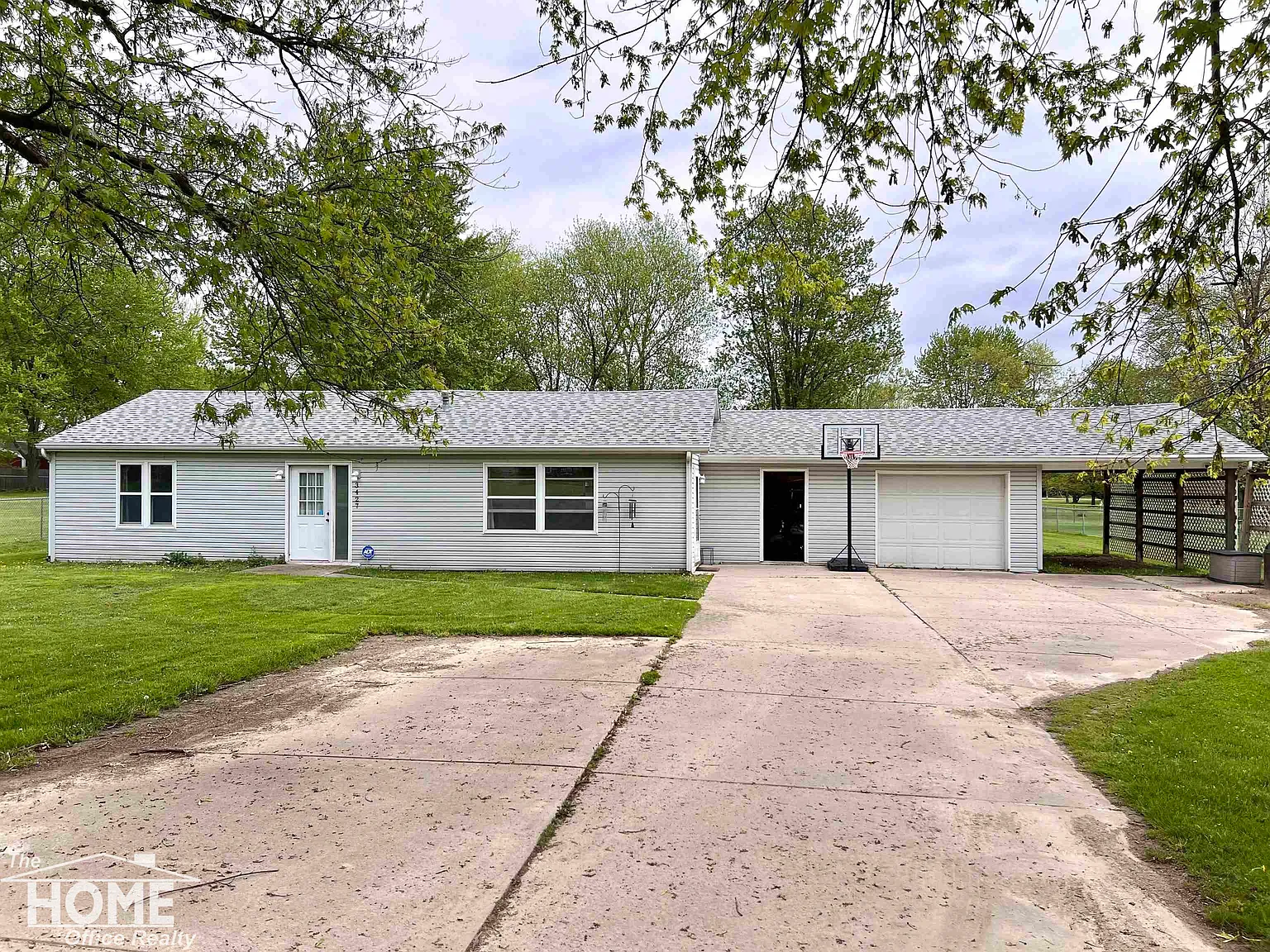 3427 S Riniel Rd photo 1