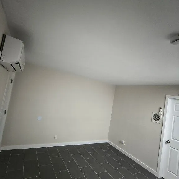 10305 N 15th Ave #3 — Photo 5