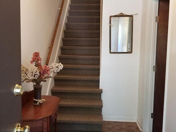 2nd image of 20 E Gaskill Ave