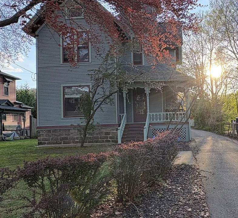 409 Stuart Ave