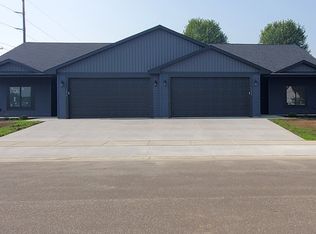 1232 Wisteria Ln, New Richmond, WI 54017