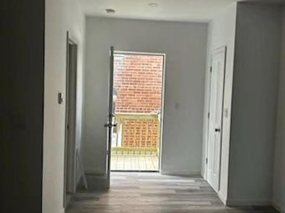 4th image of 118 Sunbury St #3