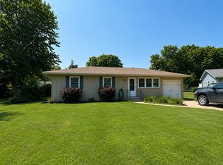 2005 Magnolia Ln, Manhattan, KS 66502