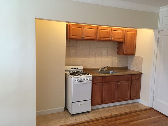 KITCHEN (REFRIGERATOR INCLUDED)