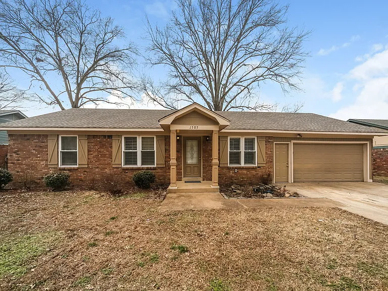 1585 Pepperwood St — Photo 3